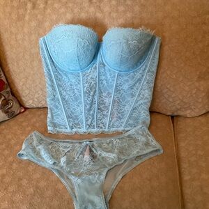 Victoria’s Secret Elegant Blue Lace Bustier Set XL with size Large Panties NWT